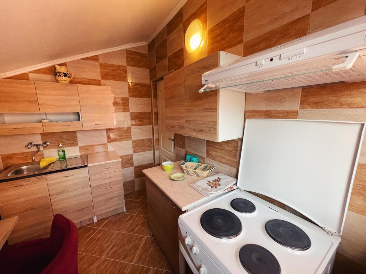 Vila Duricic 300M Od Mora Hotel Ðenovići Buitenkant foto