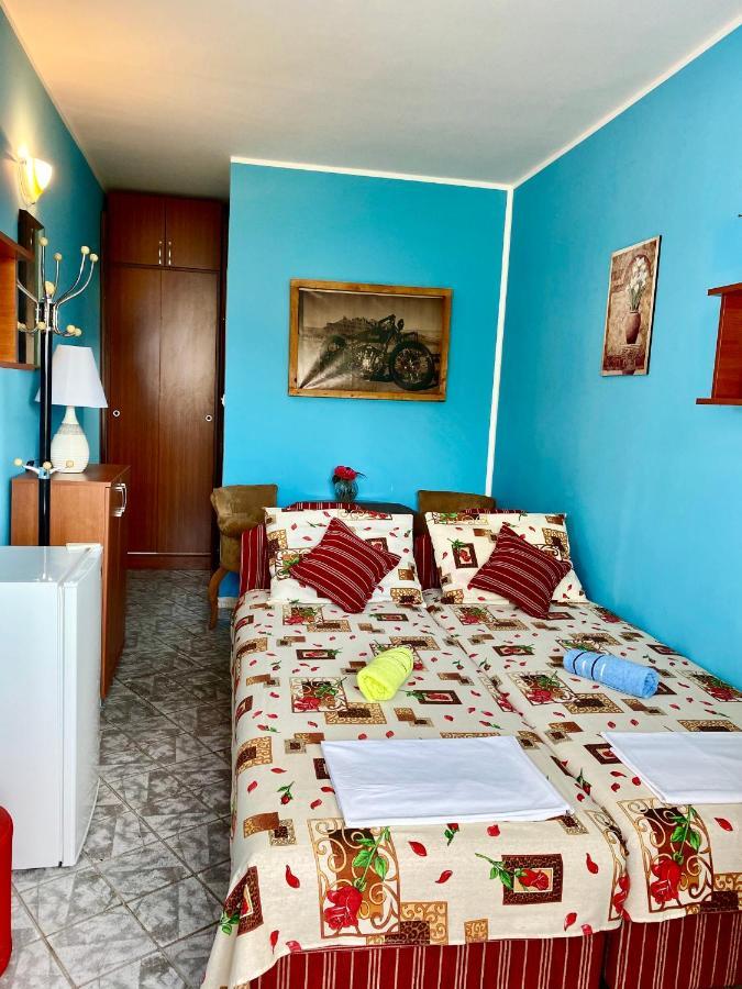 Vila Duricic 300M Od Mora Hotel Ðenovići Buitenkant foto