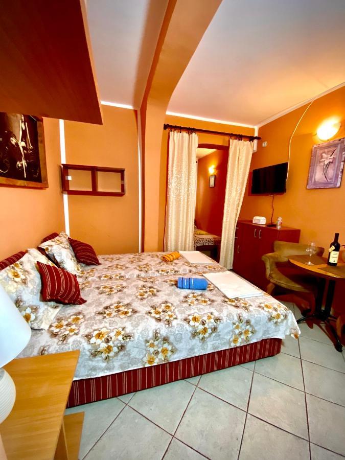 Vila Duricic 300M Od Mora Hotel Ðenovići Buitenkant foto