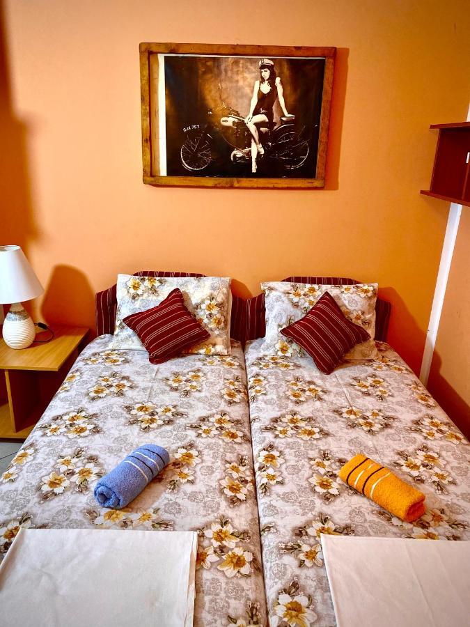 Vila Duricic 300M Od Mora Hotel Ðenovići Buitenkant foto