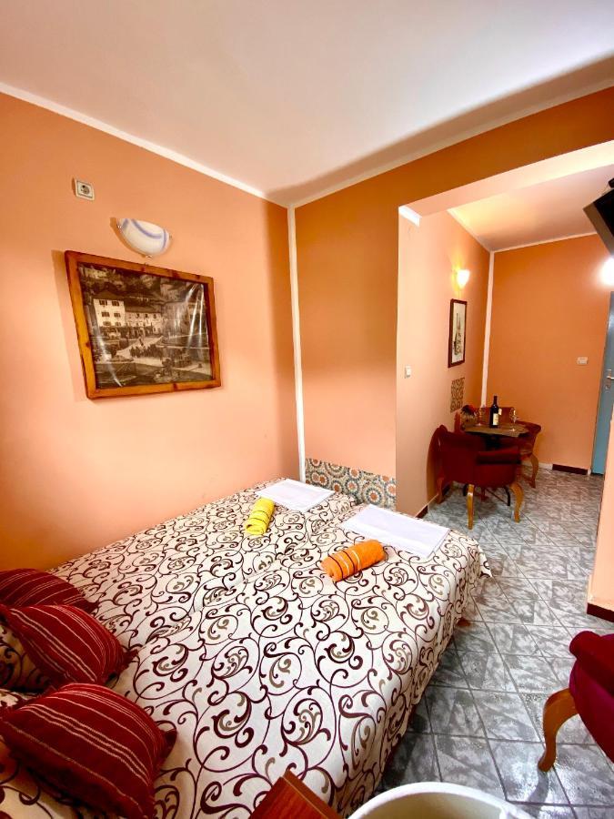 Vila Duricic 300M Od Mora Hotel Ðenovići Buitenkant foto