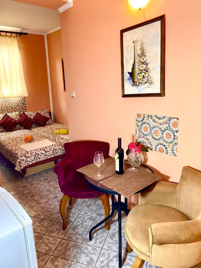 Vila Duricic 300M Od Mora Hotel Ðenovići Buitenkant foto