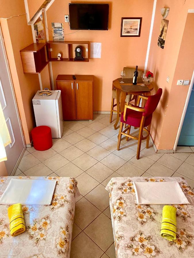 Vila Duricic 300M Od Mora Hotel Ðenovići Buitenkant foto