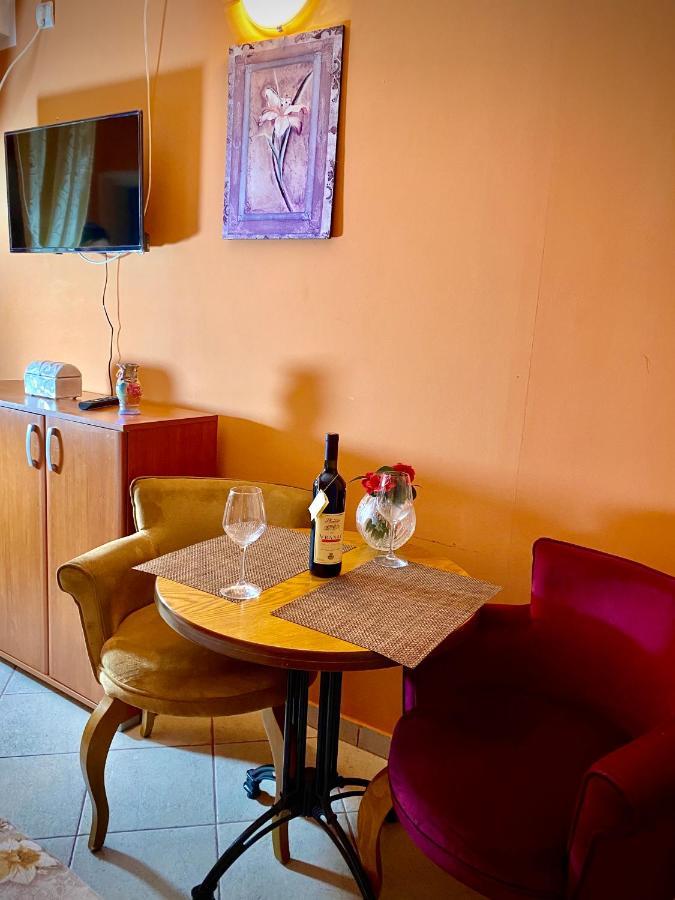 Vila Duricic 300M Od Mora Hotel Ðenovići Buitenkant foto