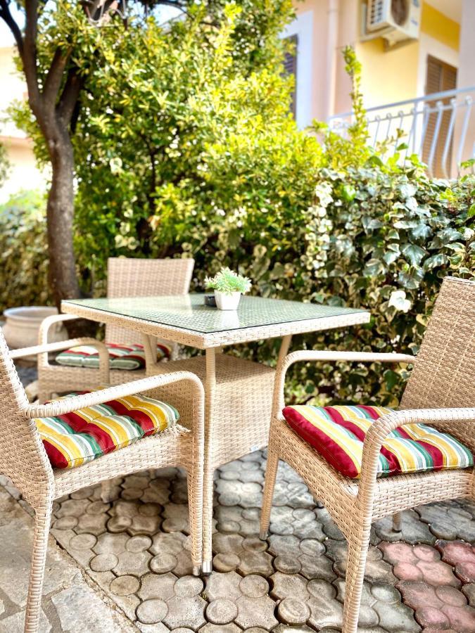 Vila Duricic 300M Od Mora Hotel Ðenovići Buitenkant foto